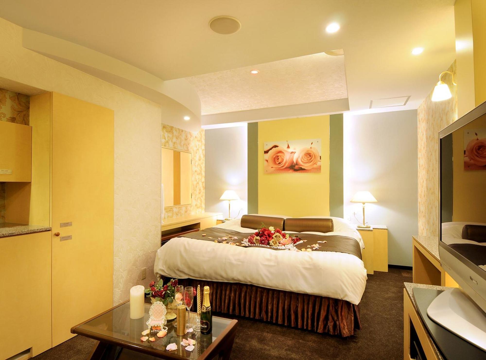 Hotel Love Ikutama -Adult Only โอซาก้า ภายนอก รูปภาพ