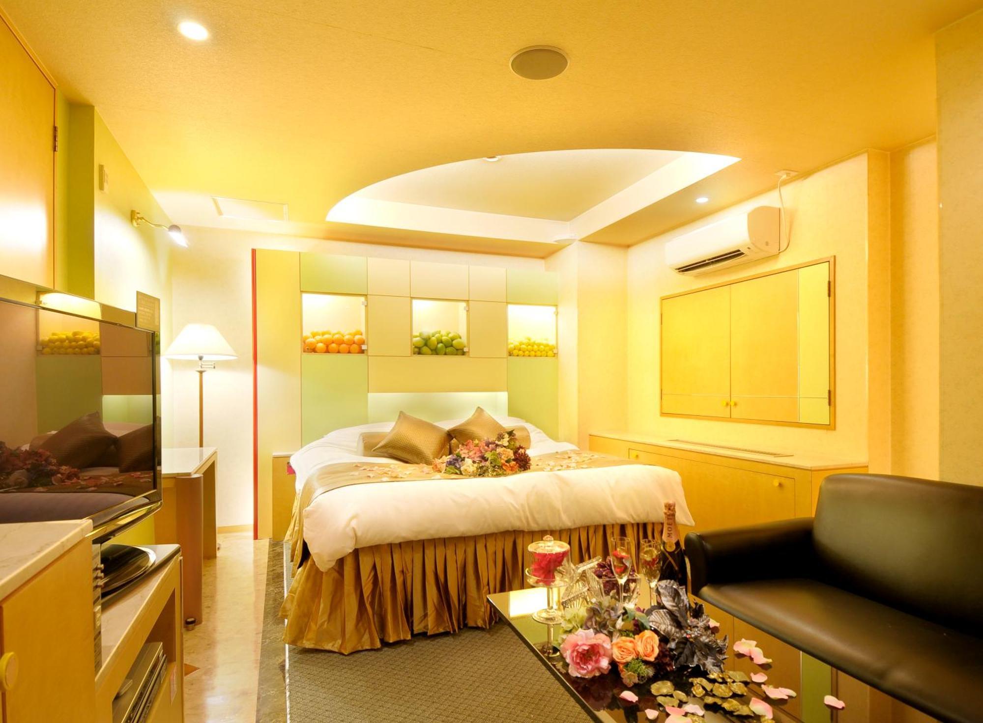 Hotel Love Ikutama -Adult Only โอซาก้า ภายนอก รูปภาพ