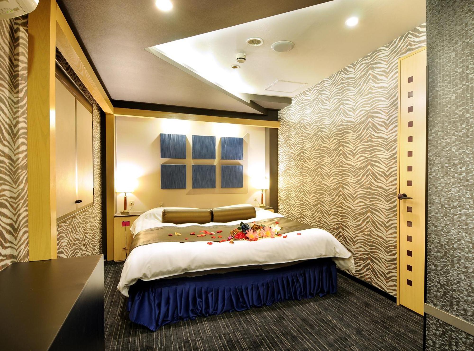 Hotel Love Ikutama -Adult Only โอซาก้า ภายนอก รูปภาพ