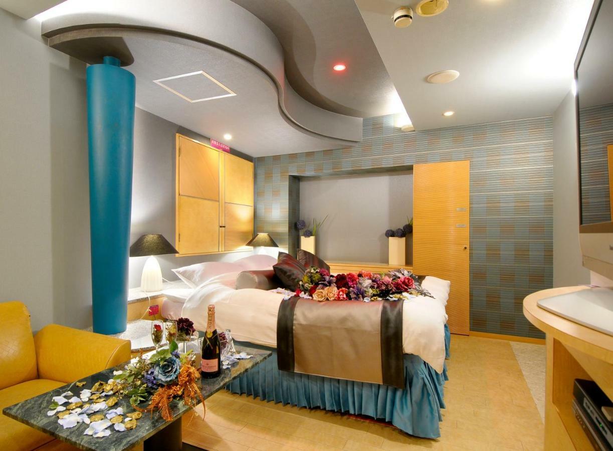Hotel Love Ikutama -Adult Only โอซาก้า ภายนอก รูปภาพ